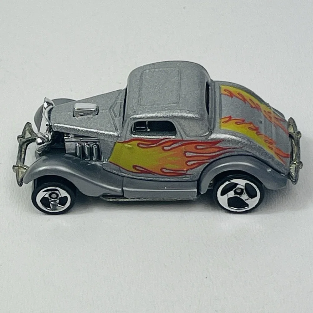 Hot Wheels Gray 1979 Ford Roadster Flames 1:64 Hot Rod 1970s